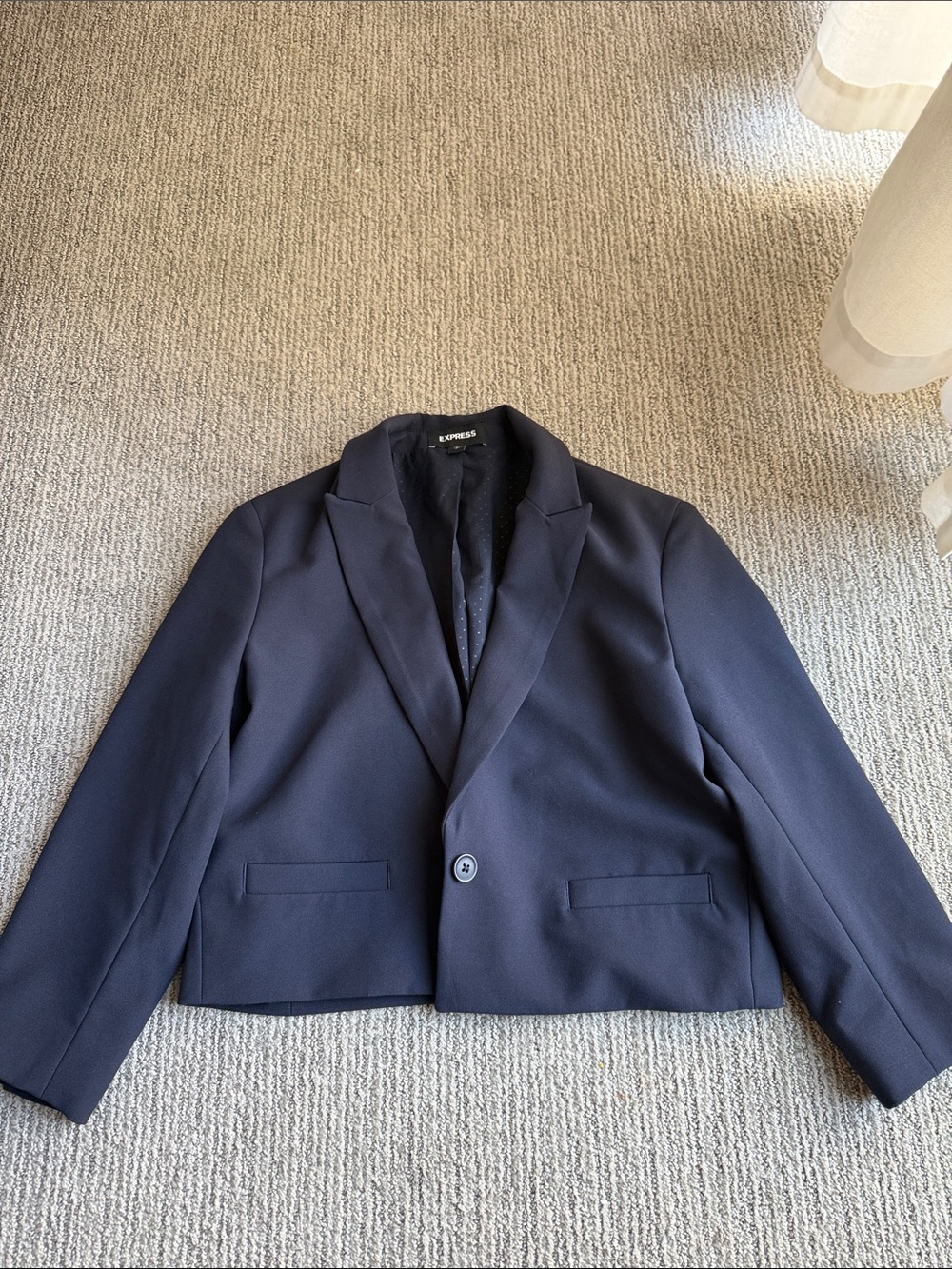 Women’s petite cropped blazer